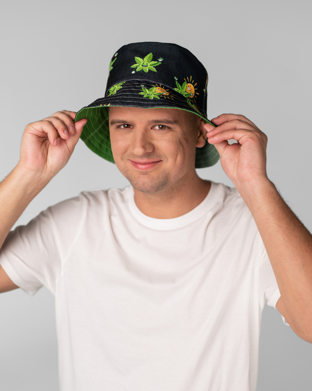 Dullās kaņepes divpusējā cepure
